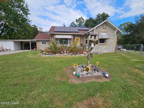 106 S Jesse James Rd, Pineville, MO, 64856 | Card Image