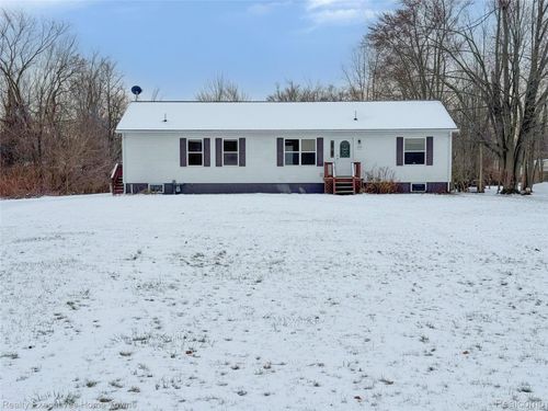 2045 Yeager St, Port Huron, MI, 48060-7331 | Card Image