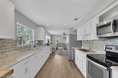 862 95th Ave N, NAPLES, FL, 34108-2459 | Card Image