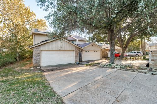 2040 Fleur De Lis Ct, Arlington, TX, 76012-2216 | Card Image