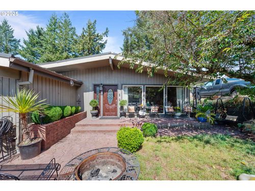 760 Oconnell St, North Bend, OR, 97459-2817 | Card Image