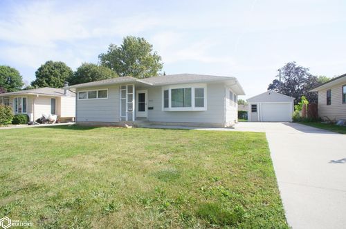 1012 Madsen Ave, Webster City, IA, 50595-1832 | Card Image