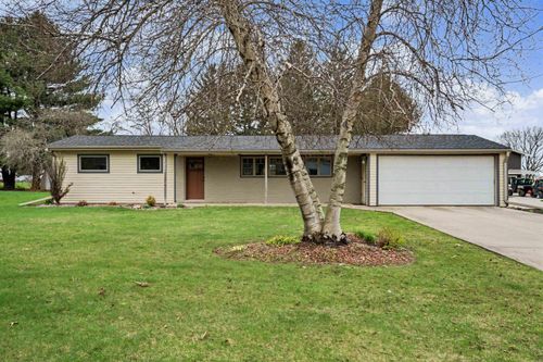 102 Howard St, Monona, IA, 52159-8271 | Card Image