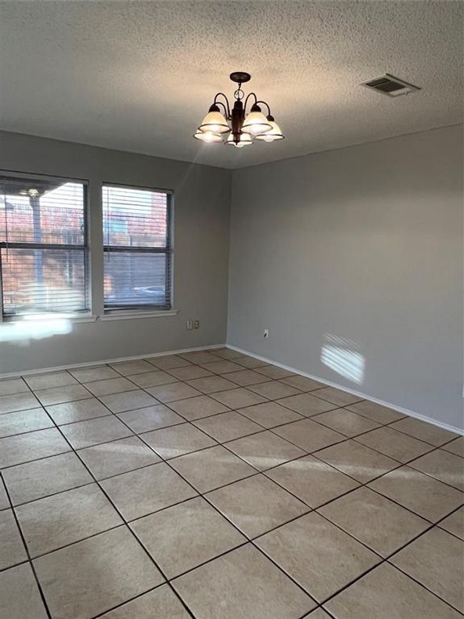 1305 Crescent Drive, Sold in Allen Zoocasa