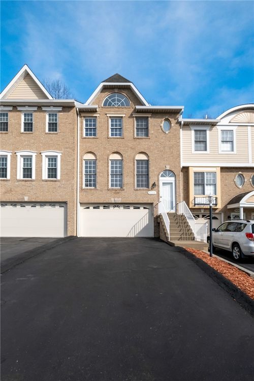 3008 Estate Dr, Oakdale, PA, 15071-1091 | Card Image
