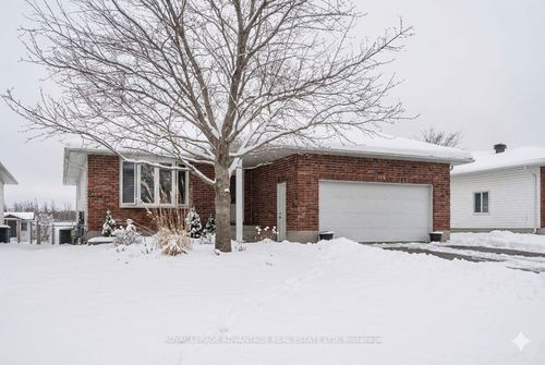 264 Glenwood Cres, Smiths Falls, ON, K7A5L1 | Card Image