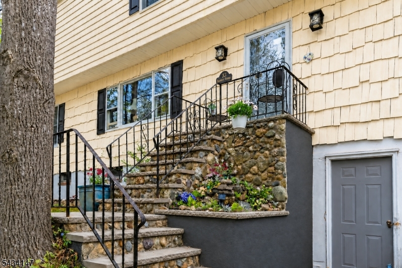 Residential in Ringwood Boro 5