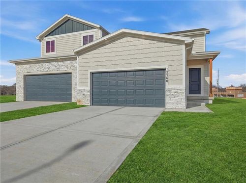 15560 E 47th Ter, Kansas City, MO, 64136-1349 | Card Image