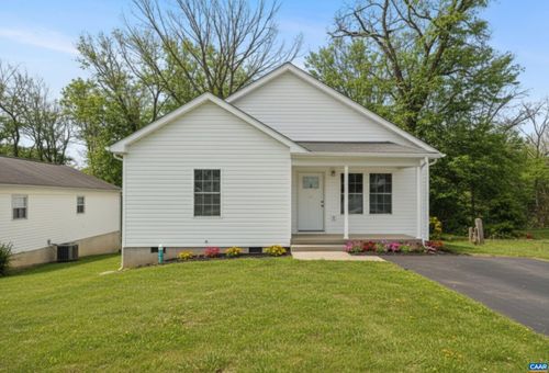 913 Gardner St, WAYNESBORO, VA, 22980-2913 | Card Image