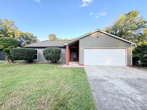 10709 Coachman Cir, Charlotte, NC, 28277-9146 | Card Image