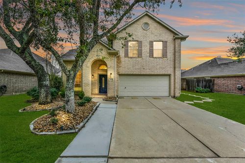 1107 Sunset Lakes Dr, Pearland, TX, 77581-6798 | Card Image