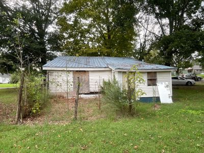 110 Lowery St, House other with 2 bedrooms, 1 bathrooms and null parking in Gleason TN | Image 3