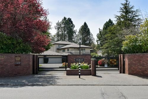 104-2345 Cedar Hill Cross Rd, Victoria, BC, V8P5M8 | Card Image