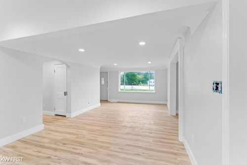 453 S State Rd, Otisville, MI, 48463-9758 | Card Image