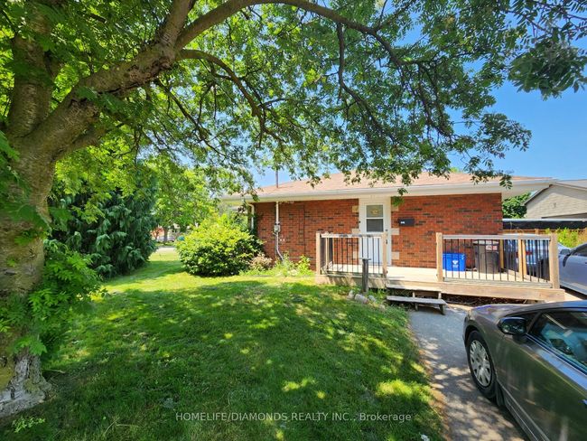 546 Lloyd Ave, House other with 5 bedrooms, 2 bathrooms and 2 parking in Welland ON | Image 4