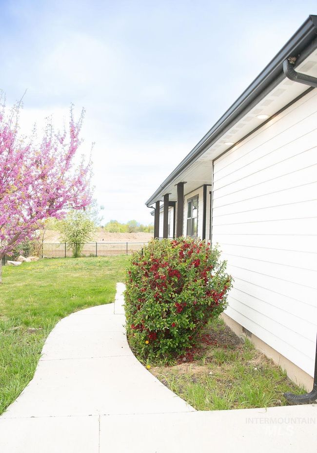 4807 W Little Feather Ln, House other with 3 bedrooms, 3 bathrooms and 3 parking in Eagle ID | Image 4