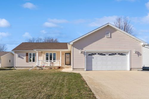 836 Juniper Dr, Waterloo, IA, 50702-4631 | Card Image