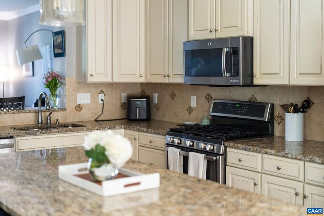 2014 Bethpage Ct, House attached with 4 bedrooms, 4 bathrooms and null parking in CHARLOTTESVILLE VA | Image 19
