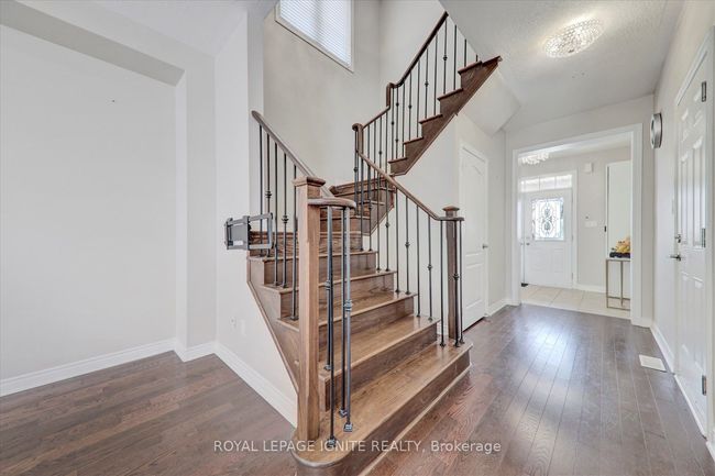 102 Garrardview St, House other with 4 bedrooms, 4 bathrooms and 2 parking in Ajax ON | Image 6