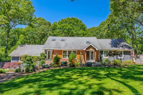 14 Locust Ave, Setauket, NY, 11733-2254 | Card Image