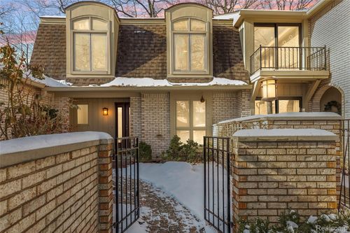 1360 Bramblebush Run, Bloomfield Hills, MI, 48304-1501 | Card Image