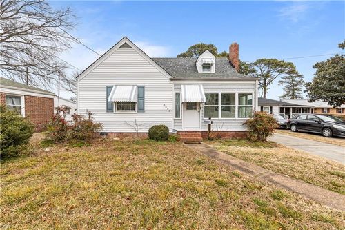 8546 Old Ocean View Rd, Norfolk, VA, 23503-5516 | Card Image
