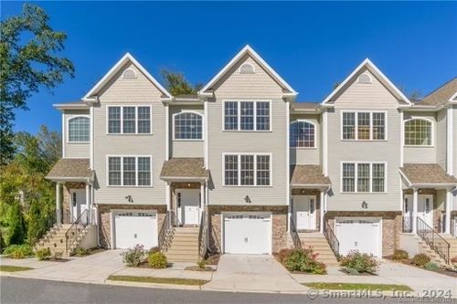 8-8 Old Oak Dr, Brookfield, CT, 06804-2209 | Card Image