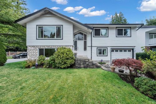 3566 Regent Ave, North Vancouver, BC, V7N2B9 | Card Image