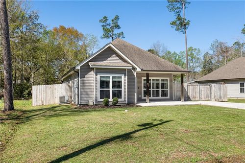 66057 Oak St, Mandeville, LA, 70448-8715 | Card Image