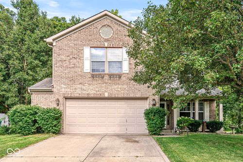 649 Weeping Way Ln, Avon, IN, 46123-8210 | Card Image