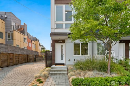 3531 Wallingford Avenue N, Seattle, WA, 98103 | Card Image