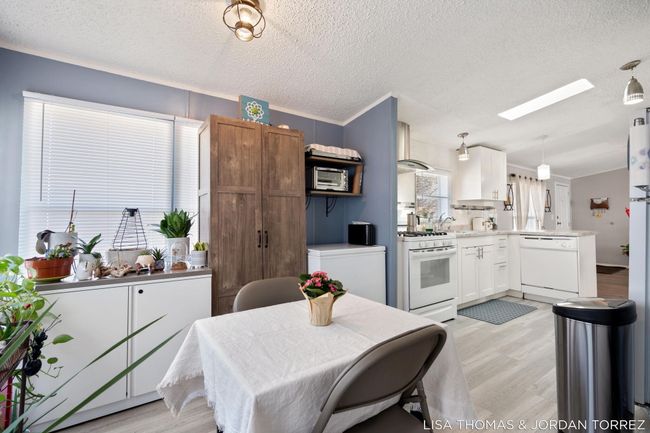 19-web-or-mls-A7403104 | Image 19