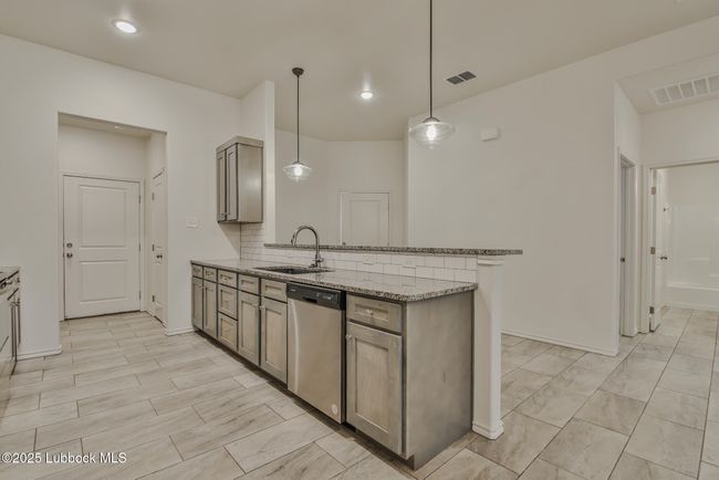 4 Package Property Kemper St, Home with 10 bedrooms, 8 bathrooms and null parking in Lubbock TX | Image 4