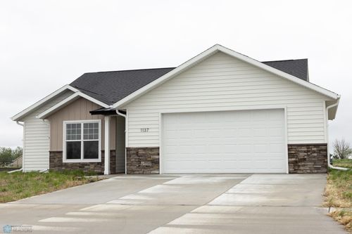 1137 Raven Avenue S, Casselton, ND, 58012 | Card Image