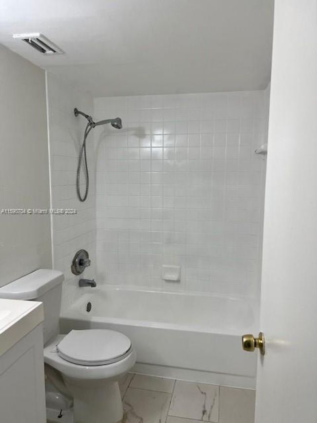 210-B - 11307 Sw 200th St, Condo with 2 bedrooms, 2 bathrooms and null parking in Miami FL | Image 17