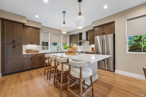 210 Pippin Ct, Sebastopol, CA, 95472-3763 | Card Image