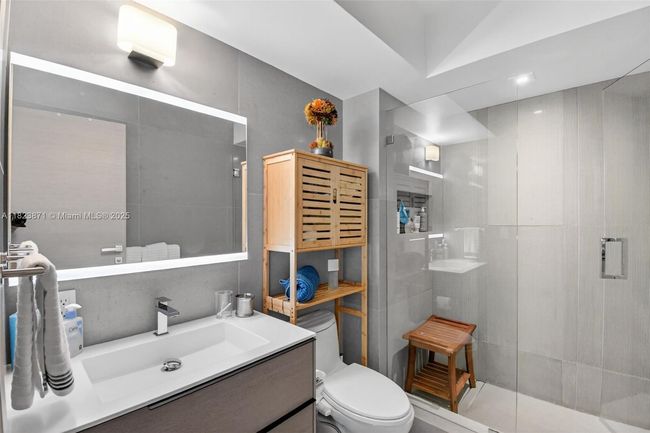 APT-1401 - 18671 Collins Ave, Condo with 3 bedrooms, 4 bathrooms and null parking in Sunny Isles Beach FL | Image 28