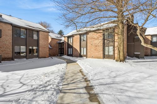 35-740 Saint Andrews Ln, Crystal Lake, IL, 60014-7043 | Card Image