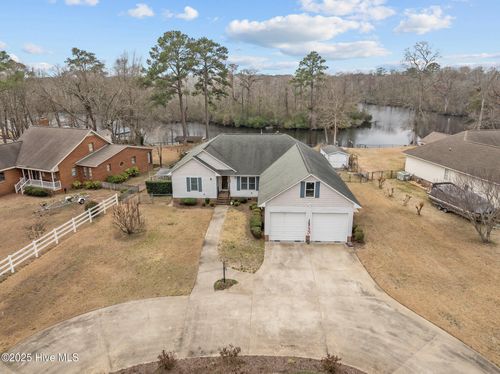 108 Arbor Dr, Washington, NC, 27889-8719 | Card Image