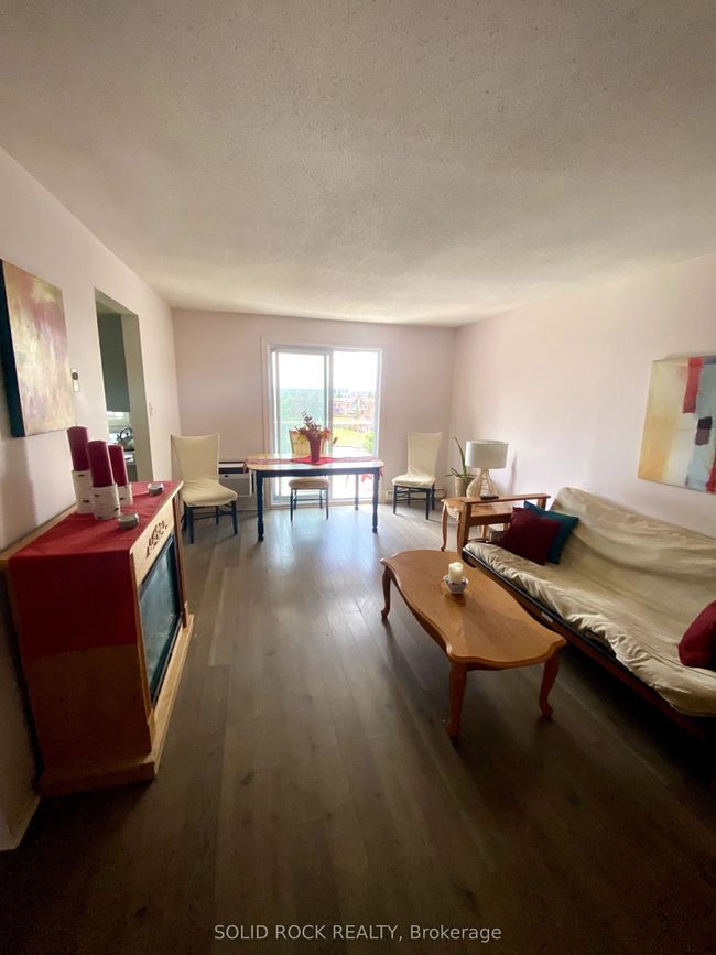 403 - 250 Brittany Dr, Condo with 3 bedrooms, 1 bathrooms and null parking in Ottawa ON | Image 14