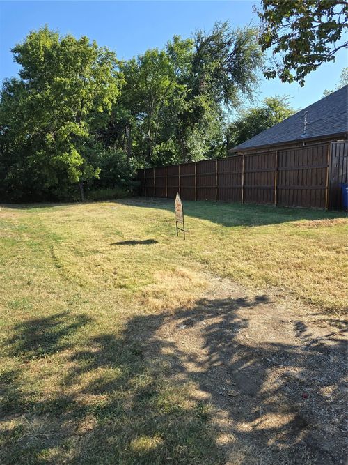 2732 Meyersville Ave, Dallas, TX, 75212-5033 | Card Image