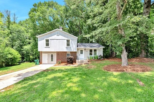 Galbraith Cir, Stone Mountain, GA 30088