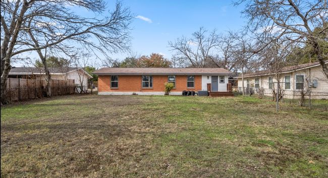 Large open backyard | Image 21
