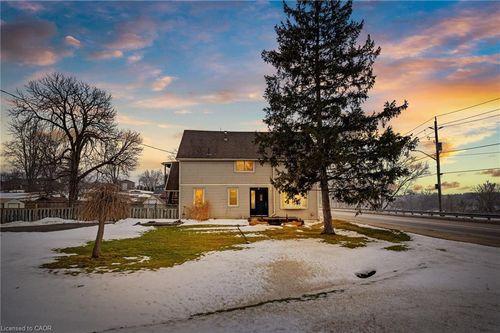 2 Mill St E, York, ON, N0A1R0 | Card Image