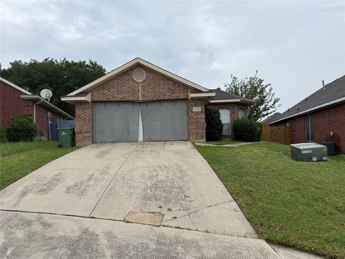 1704 Vista Verde Cir, Carrollton, TX, 75006-3943 | Card Image
