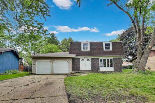 418 Surrey Ln, Lindenhurst, IL, 60046-8546 | Card Image