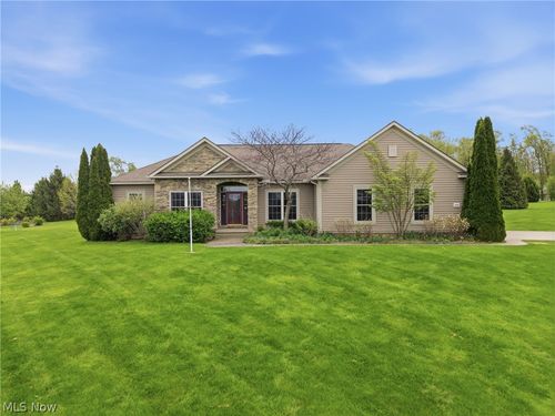 690 Lang Farm Drive, Medina, OH, 44256 | Card Image