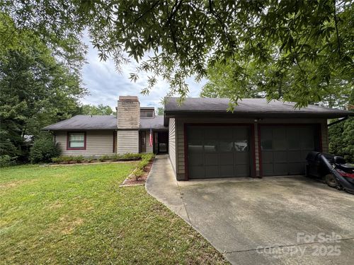 15 Golden Oaks Ln, Fletcher, NC, 28732-9234 | Card Image