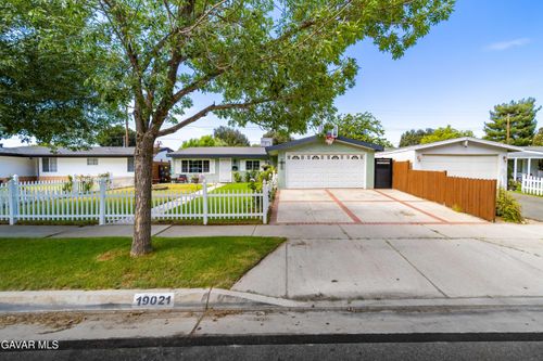 19021 Nearbrook St, Santa Clarita, CA, 91351-3306 | Card Image