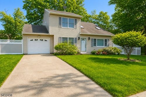 9 Sycamore Ln, Piscataway, NJ, 08854-5979 | Card Image